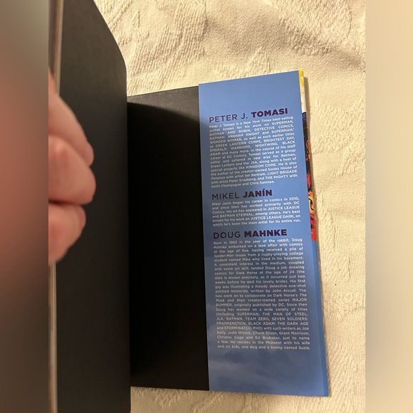 SUPERMAN GRAPHIC NOVEL! - Picture 4 of 4